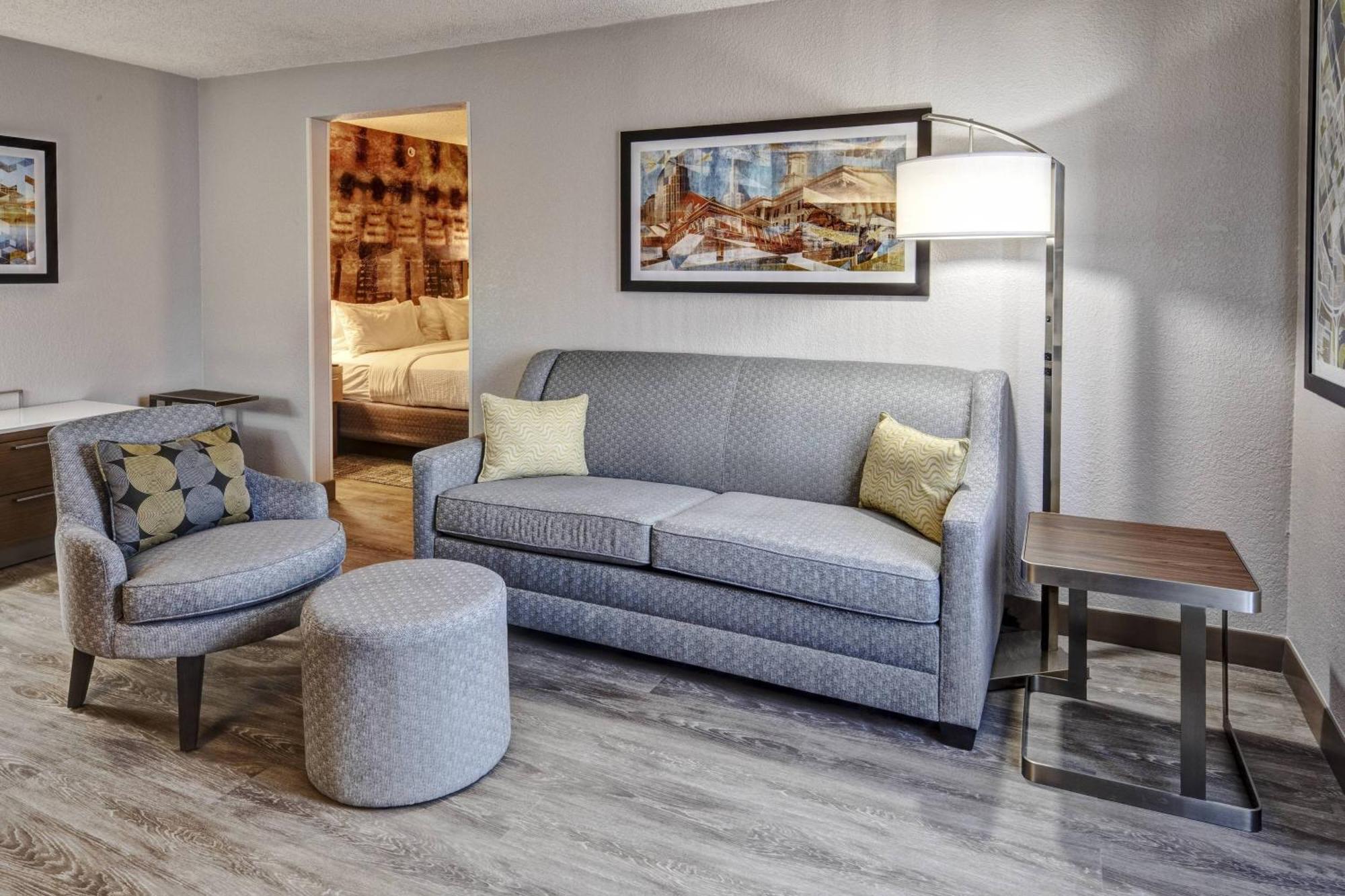 Courtyard By Marriott Nashville Vanderbilt West End מראה חיצוני תמונה