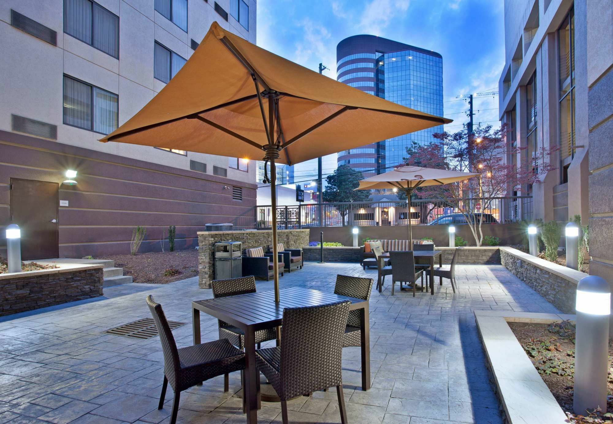 Courtyard By Marriott Nashville Vanderbilt West End מראה חיצוני תמונה